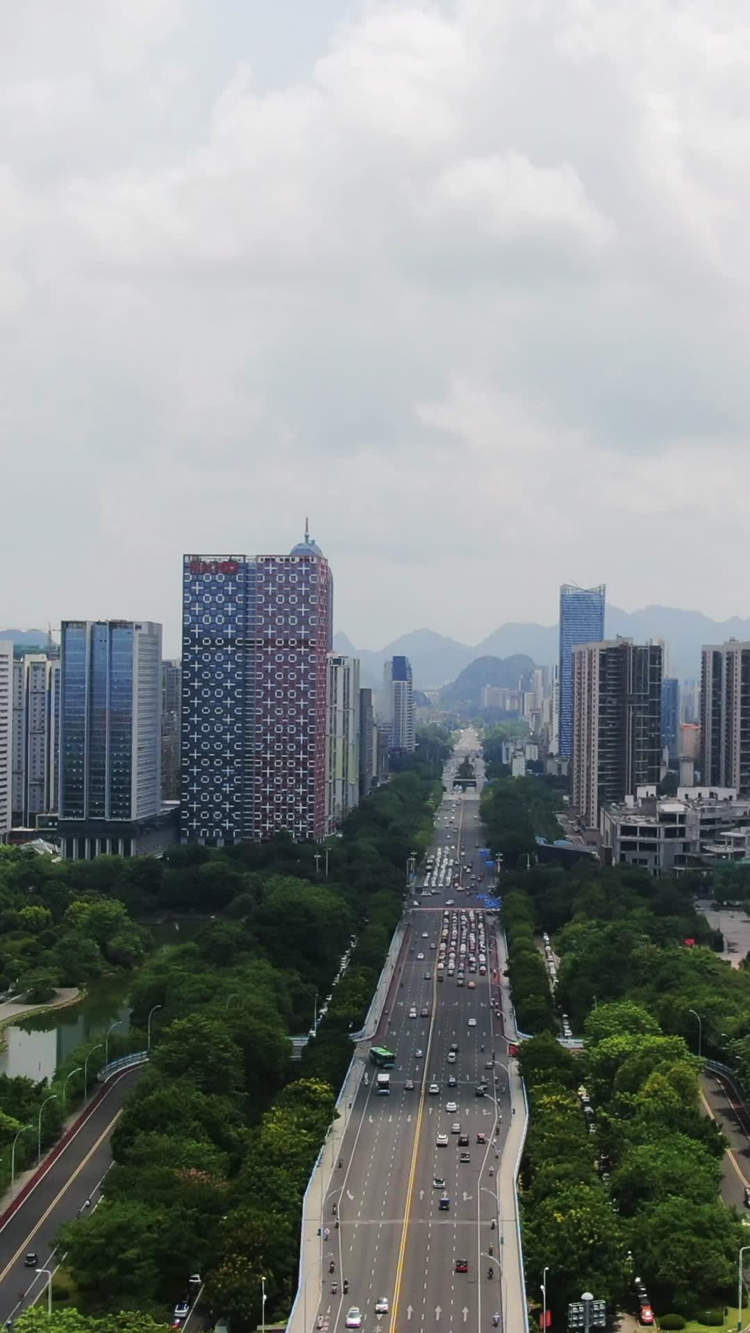 航拍柳州城市建设竖屏视频视频的预览图