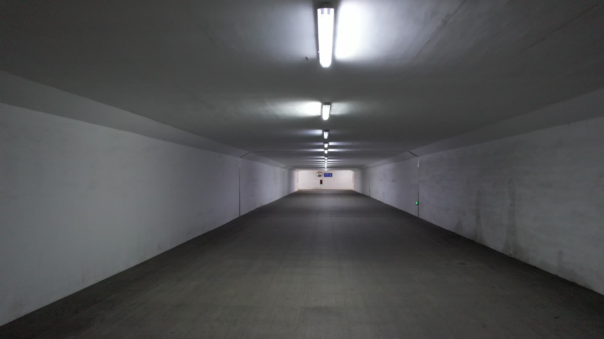 地下通道4k航拍视频的预览图