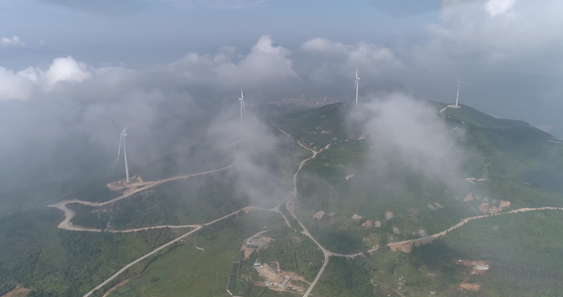 福建省莆田市城厢区东海镇坪洋村风力观光风车风力发电环保视频的预览图