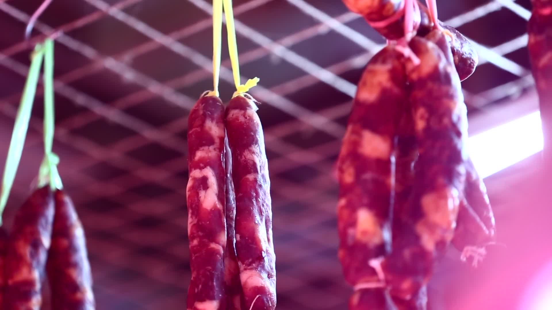 肉市场腊肠肉肠视频的预览图