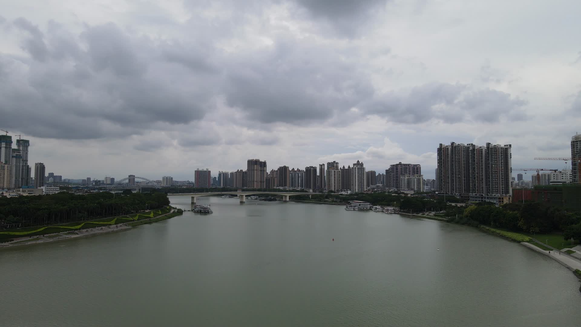 广西南宁南湖公园航拍视频视频的预览图