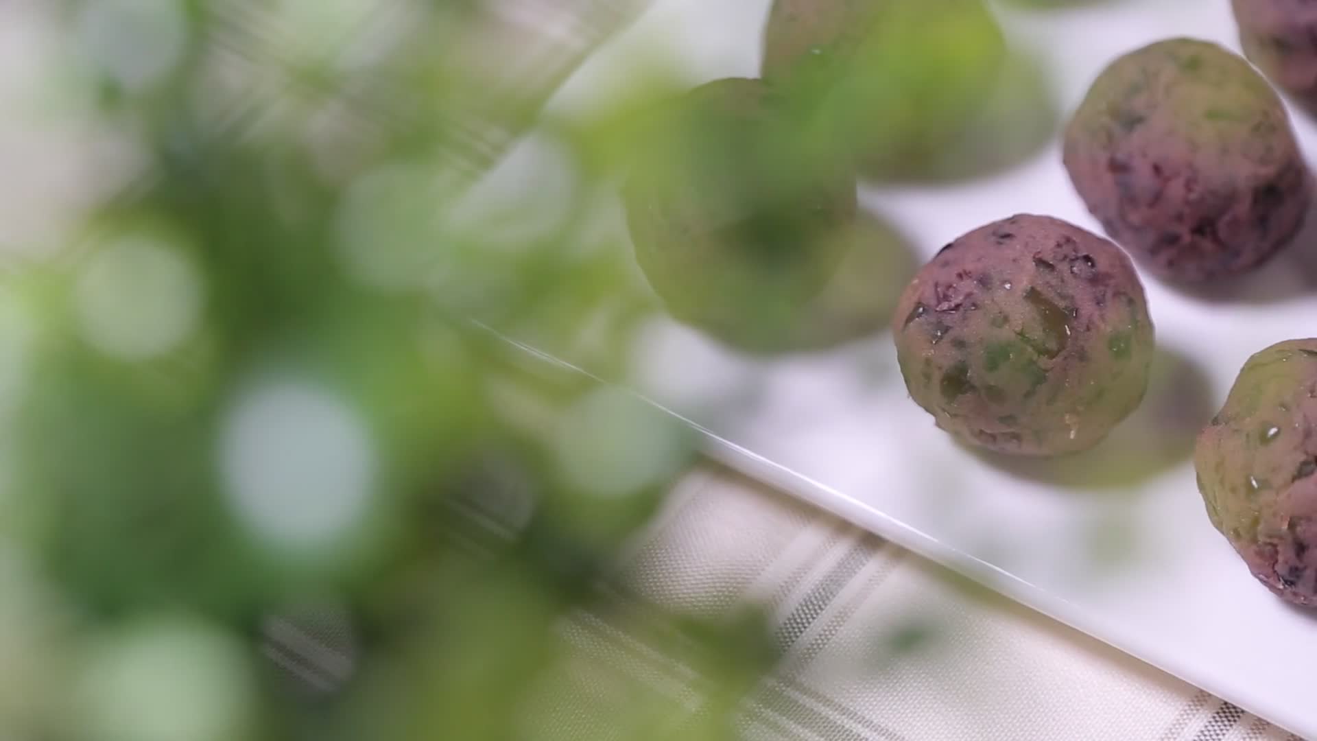蛋黄红豆沙制作蛋黄酥视频的预览图
