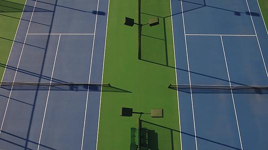 网球场运动视频的预览图
