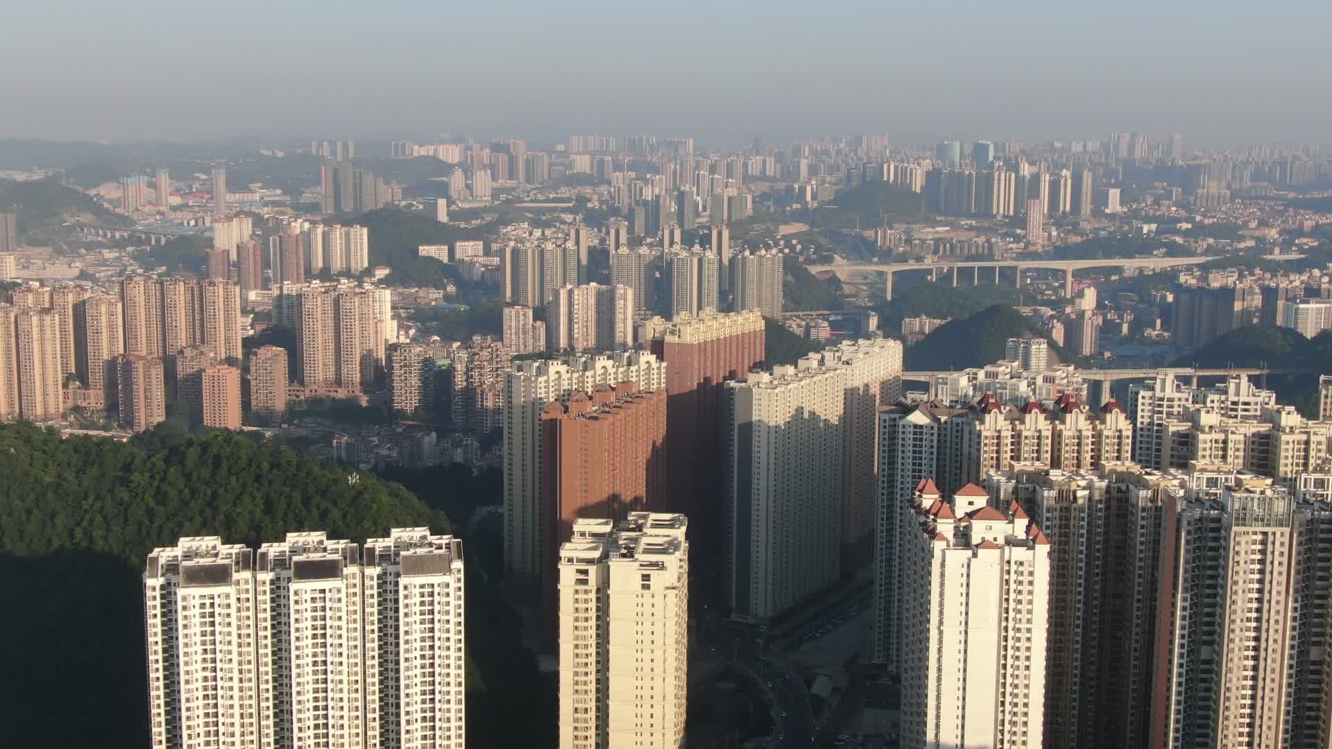 贵阳城市密集高楼建筑航拍视频视频的预览图