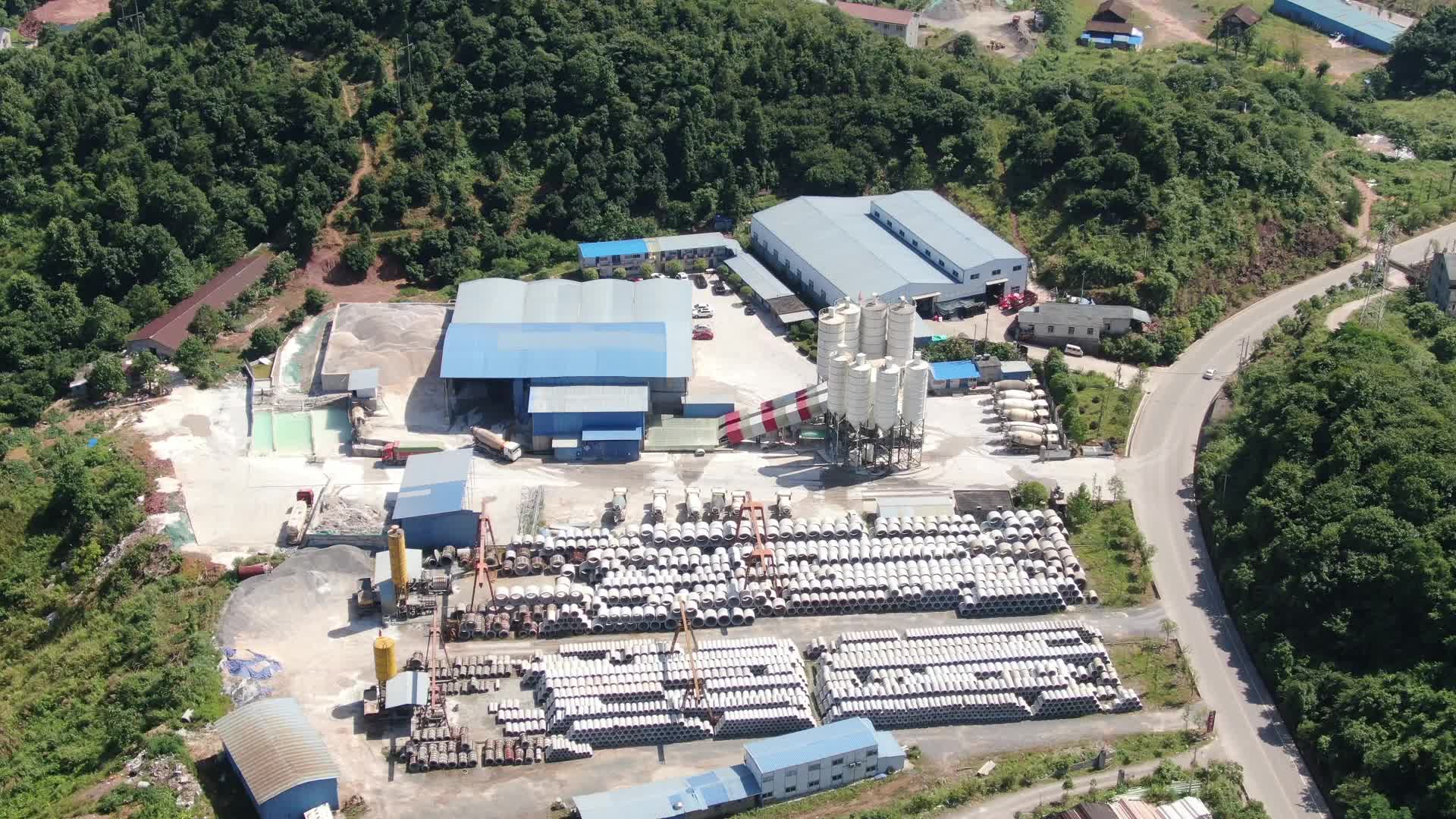 工厂生产加工工业厂房航拍视频视频的预览图