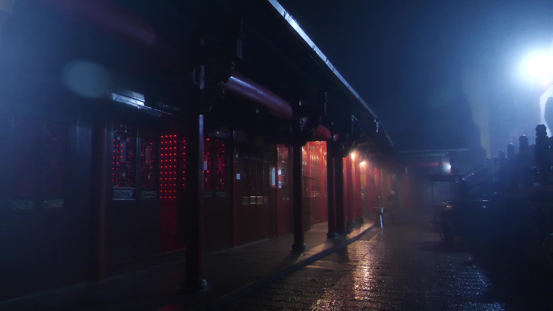 安徽九华山雾气弥漫的祗园禅寺视频的预览图