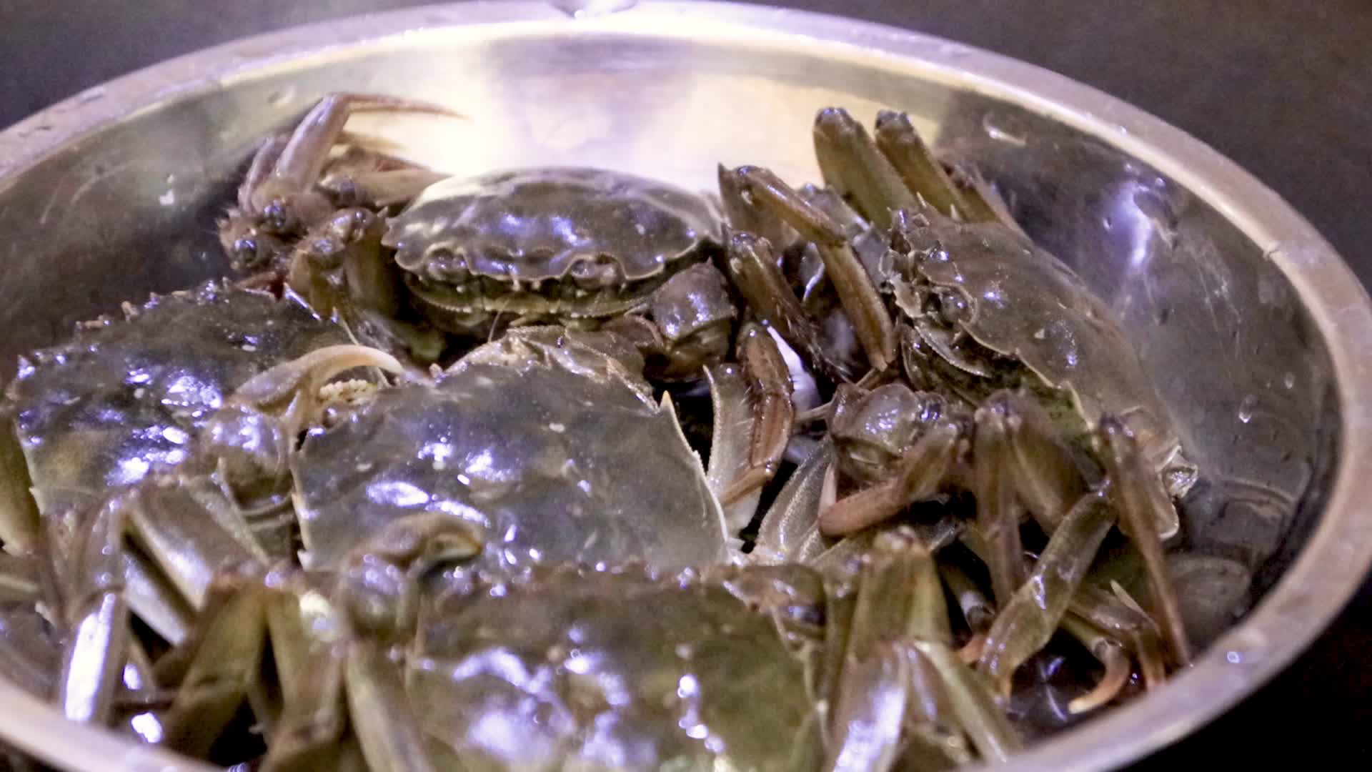 螃蟹美食海鲜大闸蟹美味视频的预览图