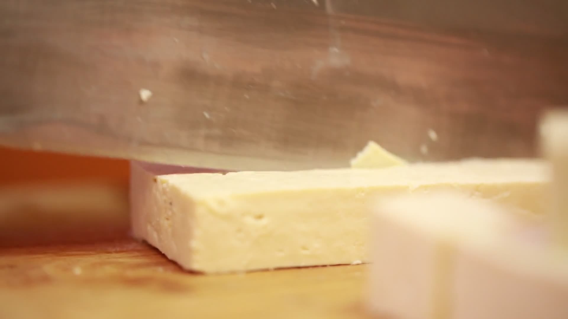 厨师切豆腐块视频的预览图