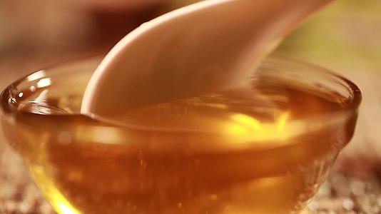 甜品营养蜂蜜视频的预览图