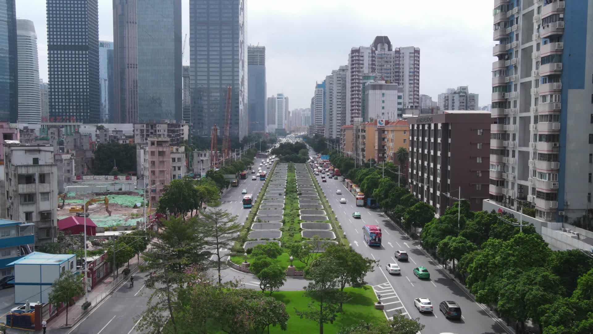广州黄埔大道城市交通车流航拍视频的预览图