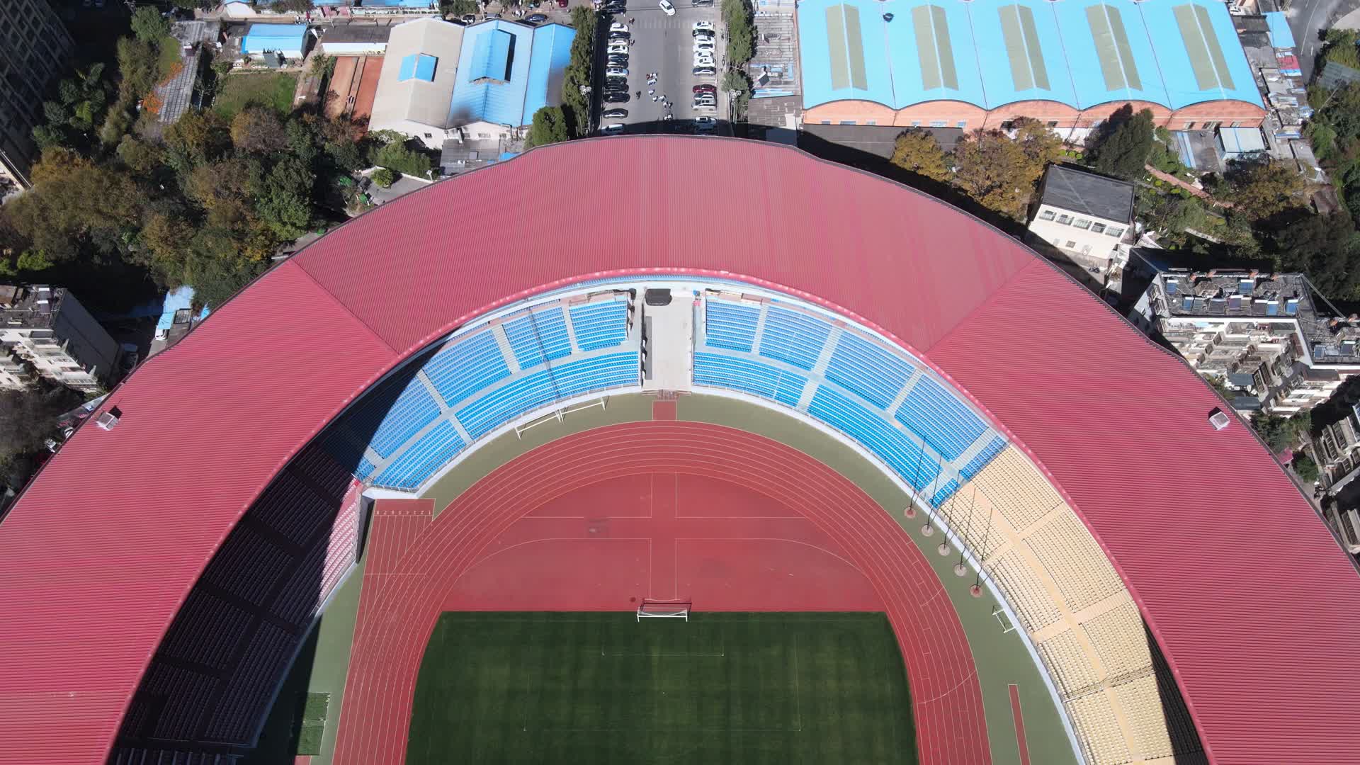 昆明拓东体育场航拍视频的预览图