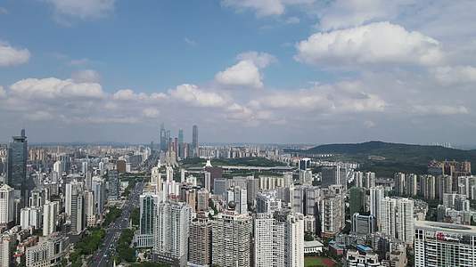 广西南宁城市蓝天白云全景航拍视频视频的预览图