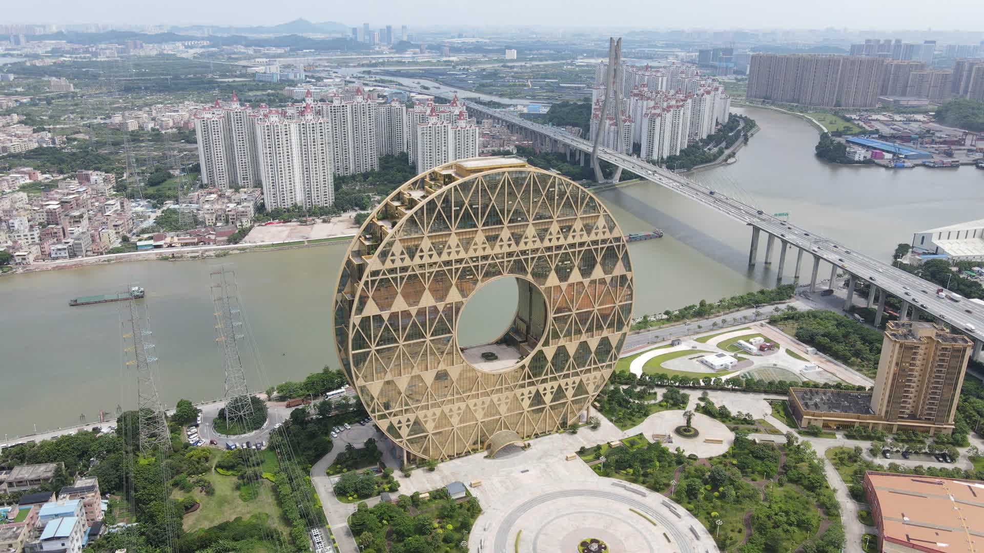 广州圆大厦广州城市地标建筑视频的预览图