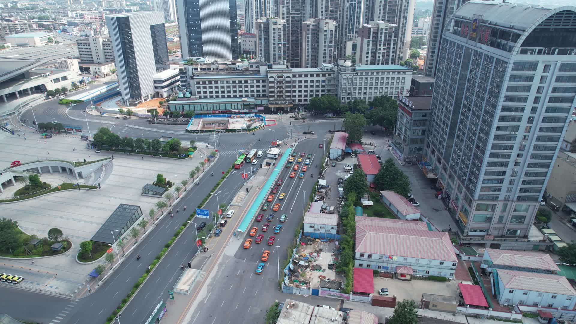 柳州火车站站前路城市建筑交通视频的预览图
