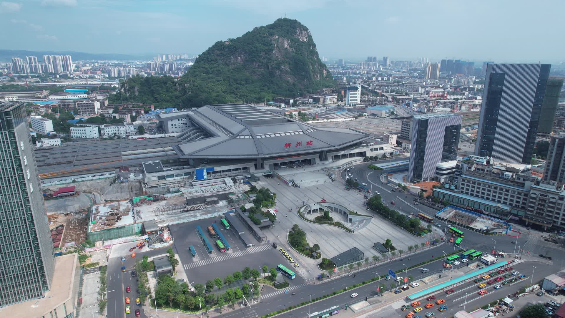 柳州火车站城市建筑航拍视频的预览图