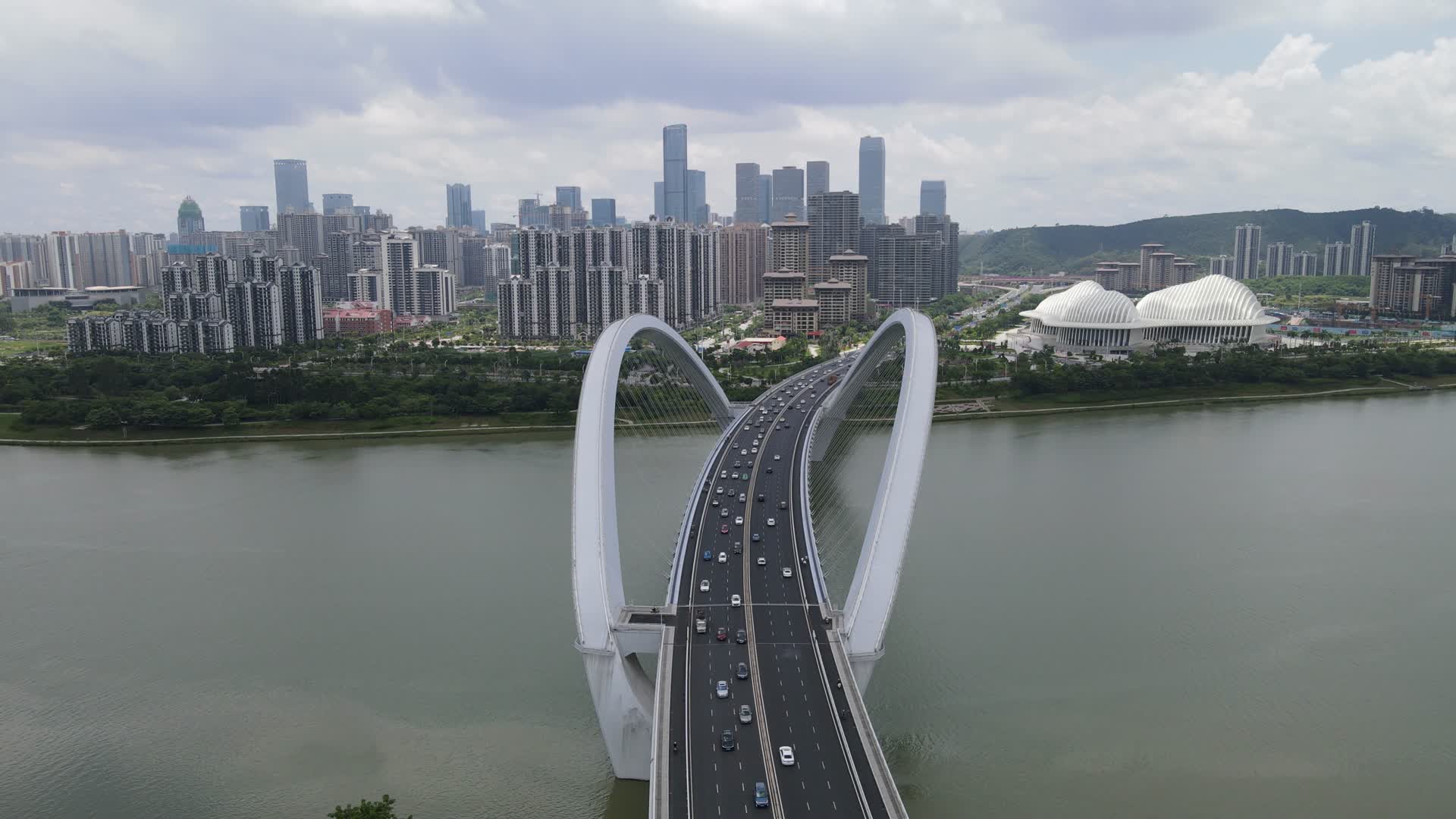 广西南宁大桥城市地标航拍视频的预览图
