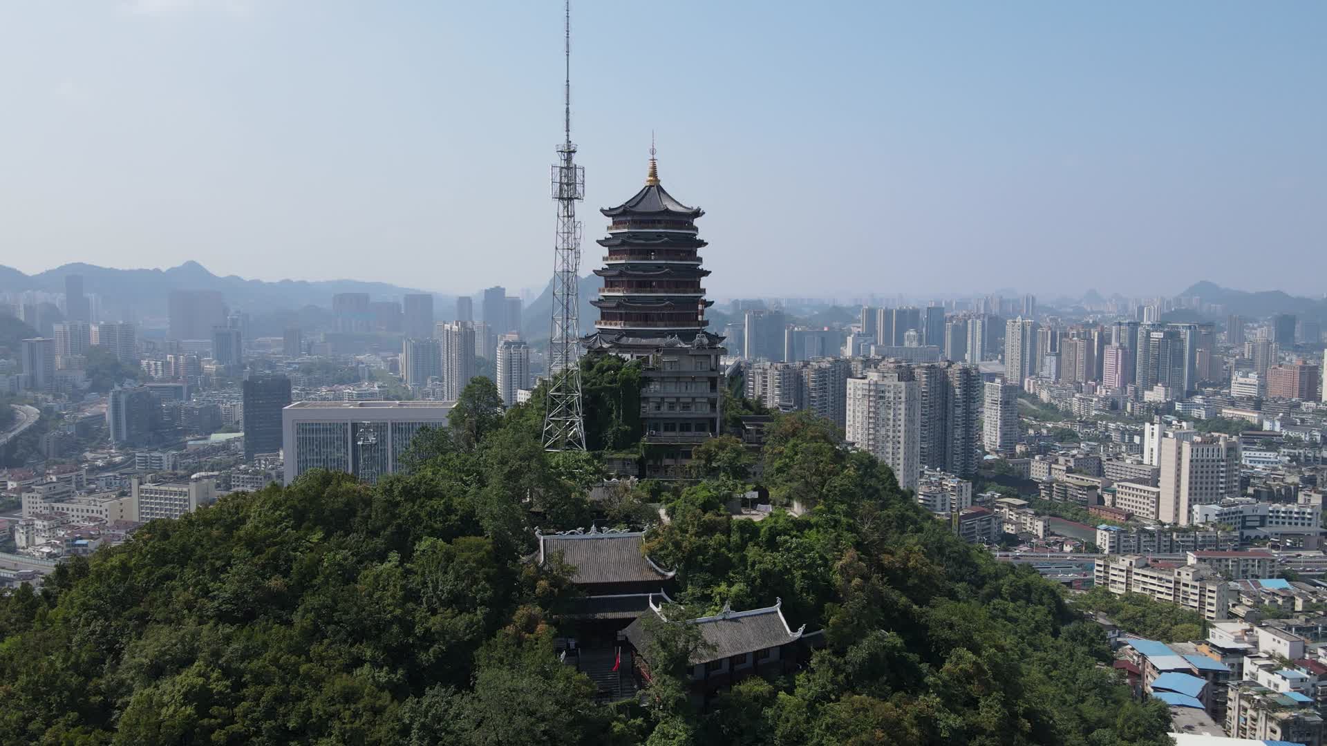 贵阳东山寺历史文化古建筑航拍视频视频的预览图