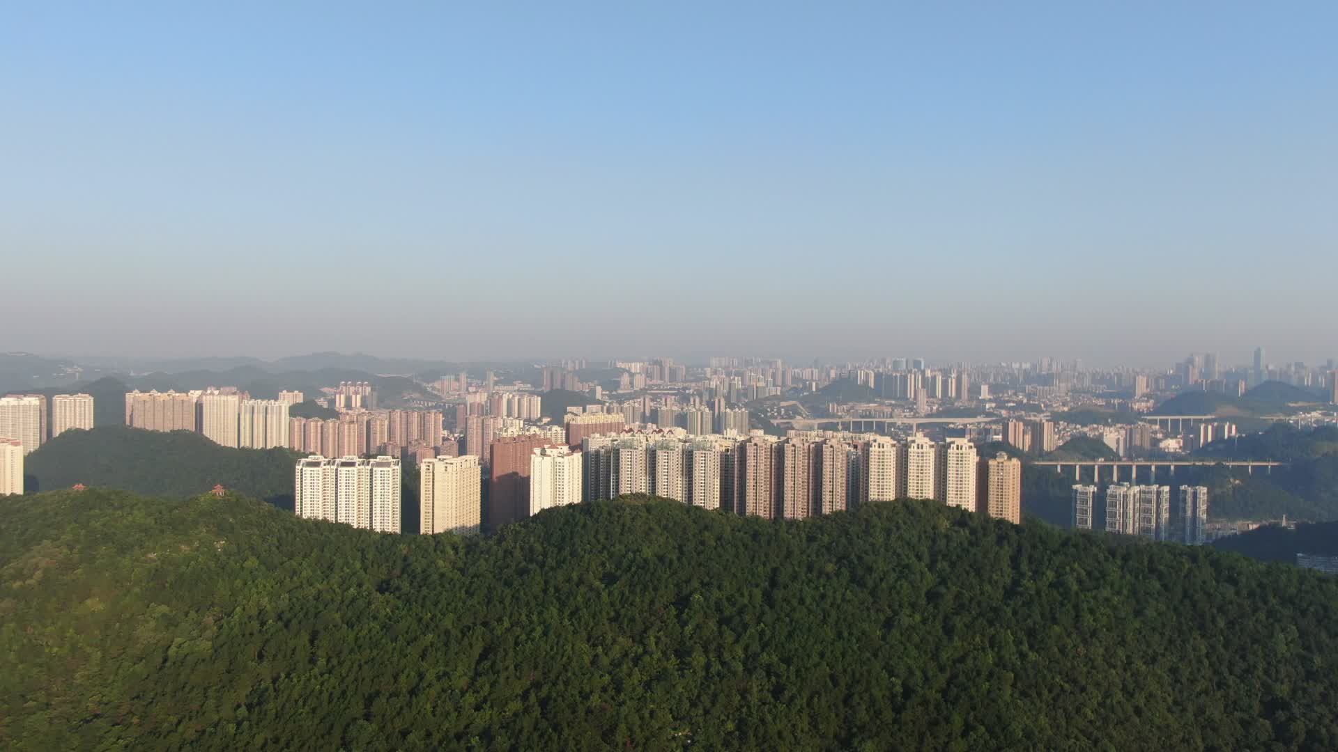 城市密集高楼建筑航拍视频的预览图