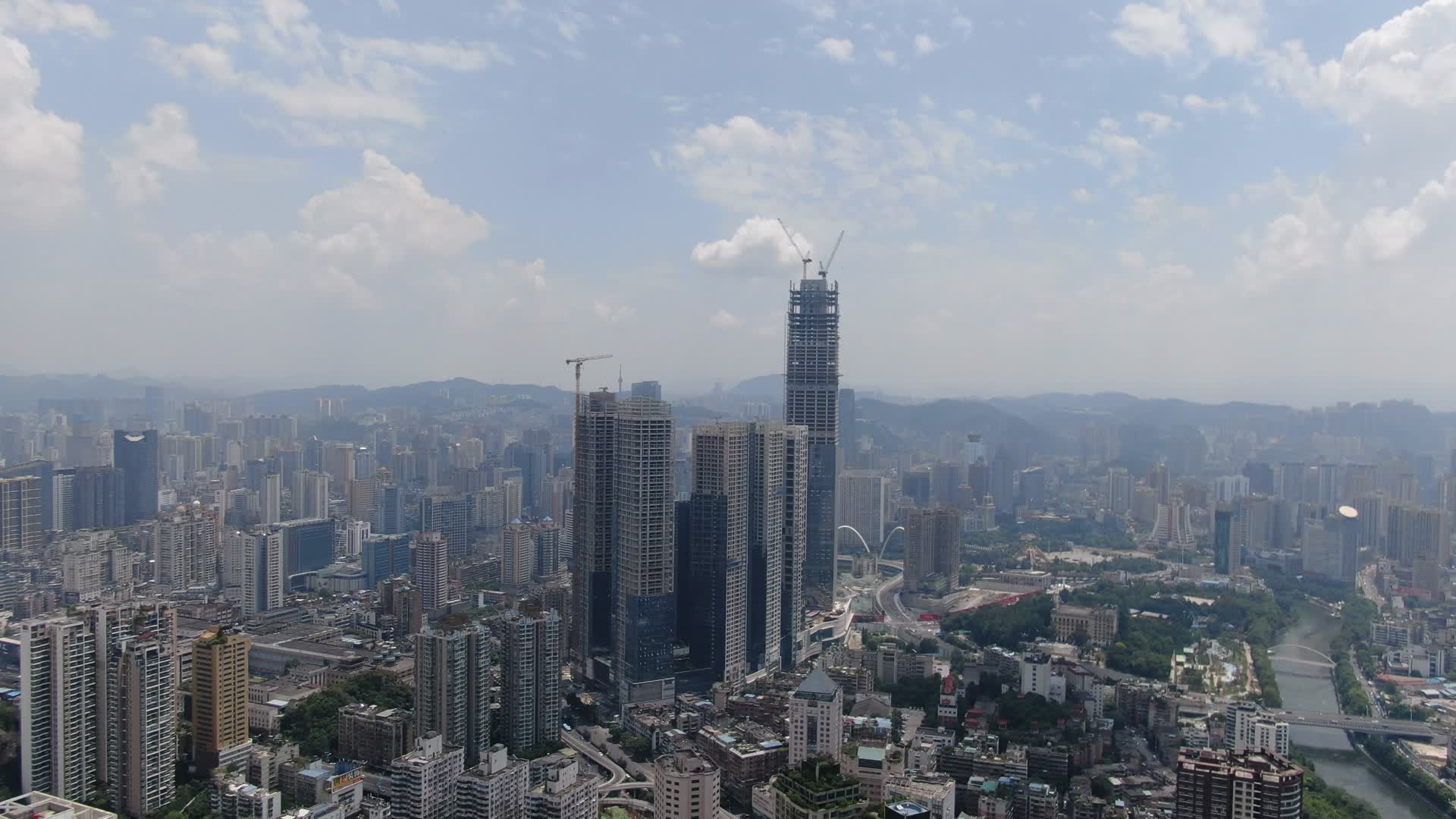 航拍贵阳城市建设视频的预览图
