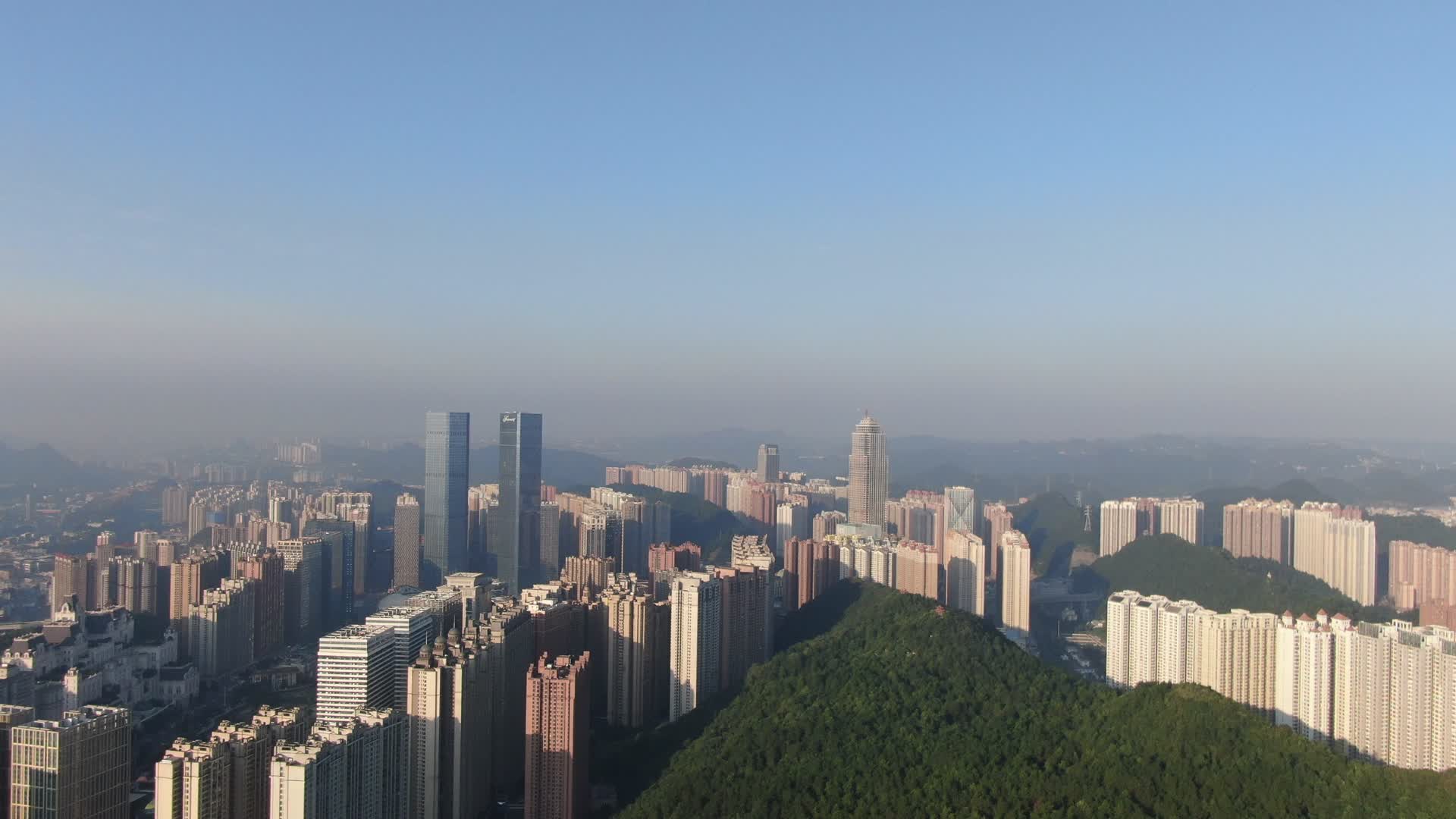 贵阳花果园城市密集高楼建筑航拍视频的预览图