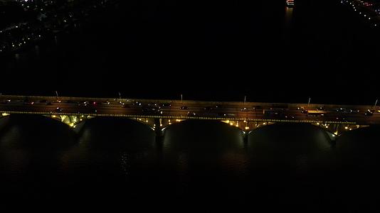 湖南长沙橘子洲大桥夜景灯光航拍视频的预览图