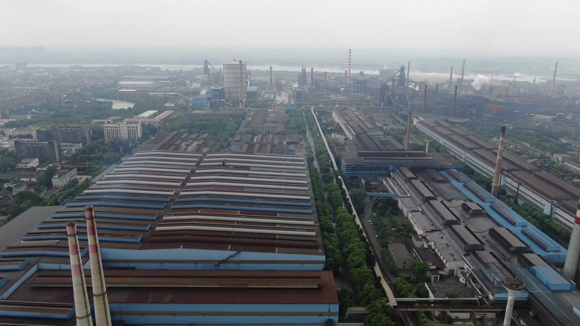 大型工厂工业生产航拍视频的预览图