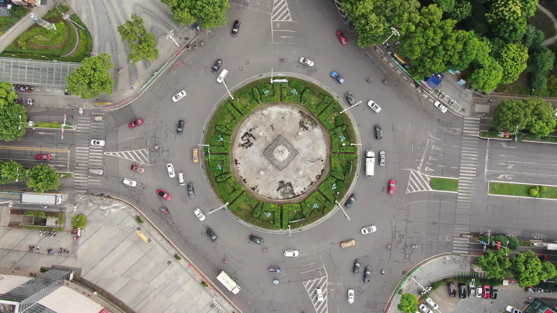 湖南湘潭城市地标君子莲圆形交通航拍视频的预览图