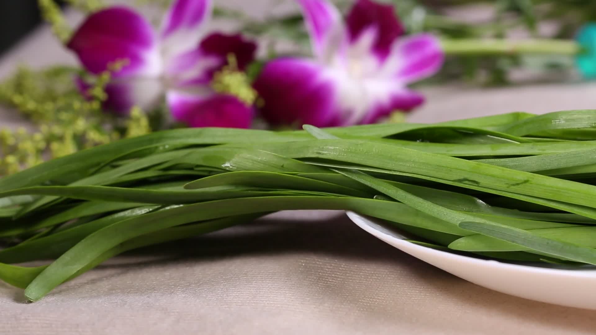 春季韭菜视频的预览图