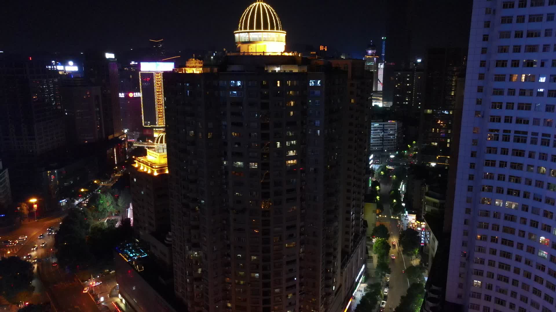 航拍贵州贵阳中华路城市夜景视频的预览图