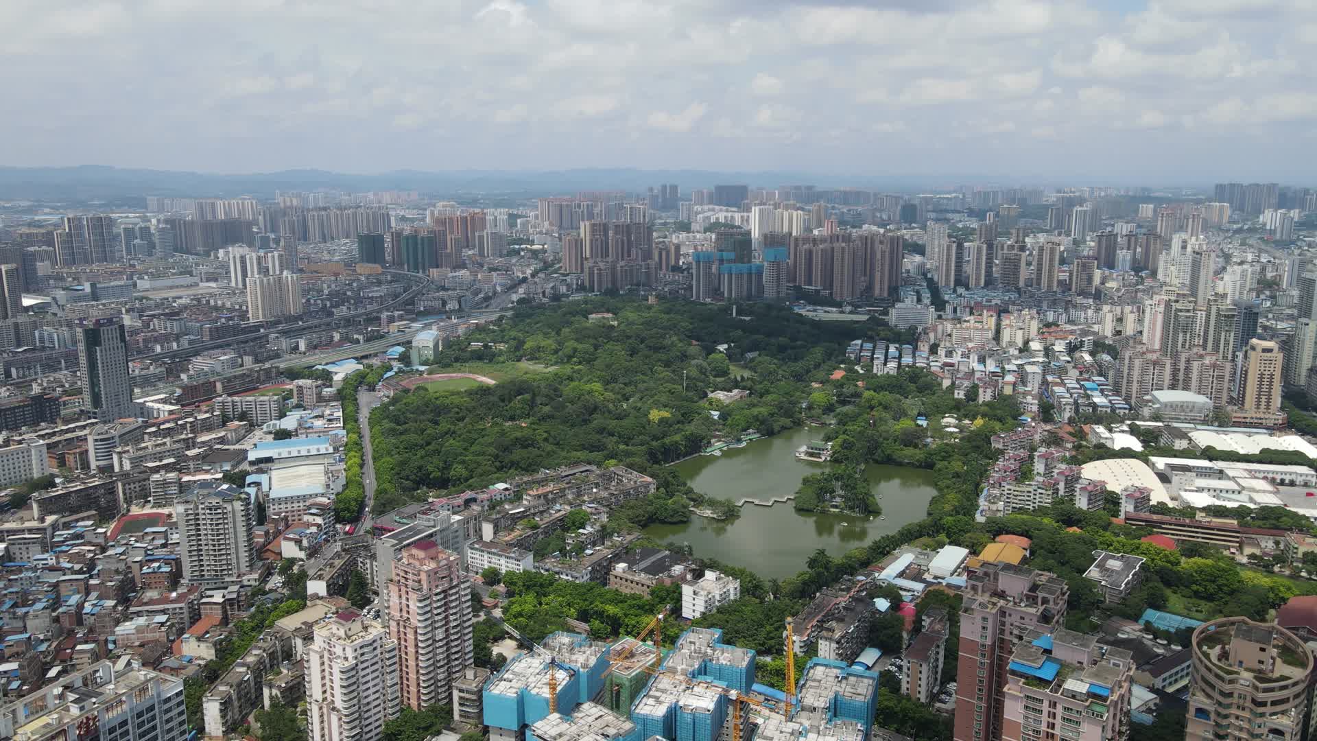 广西南宁市人民公园航拍视频视频的预览图