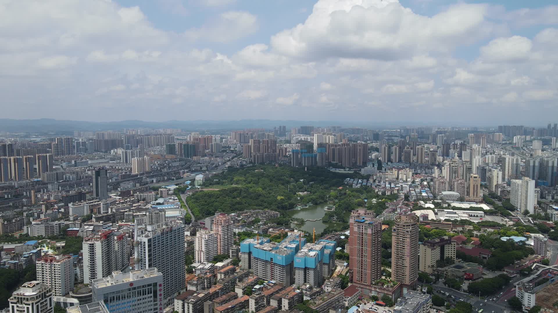 广西南宁市人民公园航拍视频视频的预览图