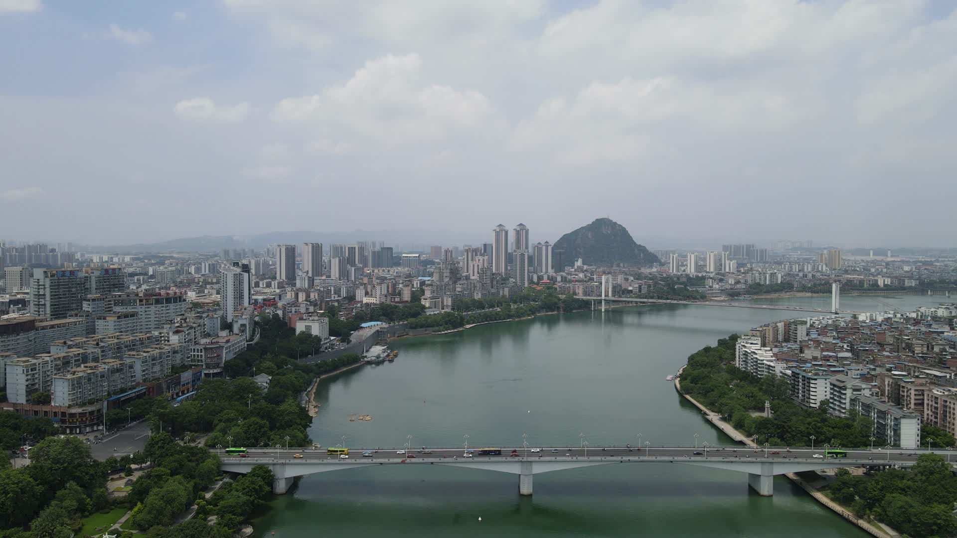 广西柳州柳江大桥航拍视频的预览图