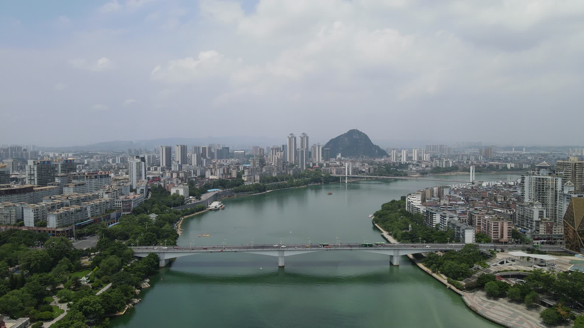 航拍广西柳州柳江大桥视频的预览图