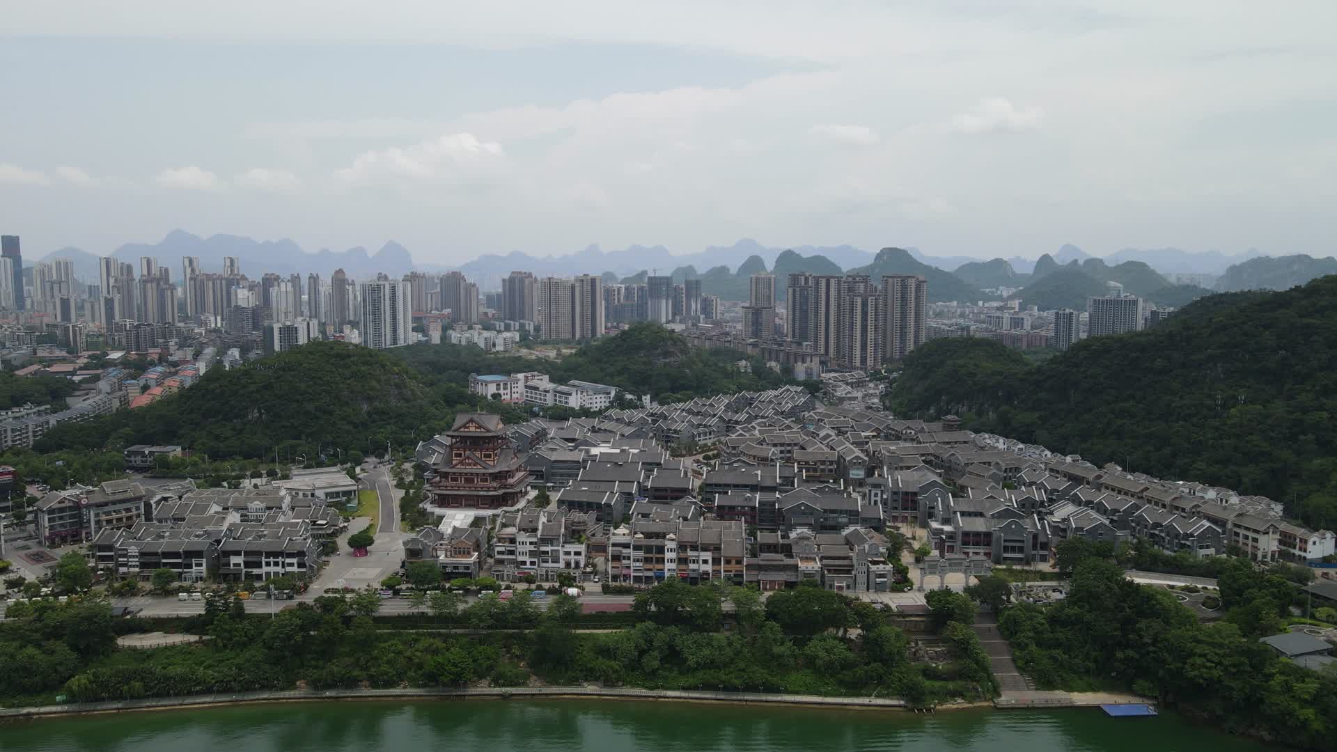 广西柳州窑埠古镇著名旅游景点全景航拍视频的预览图