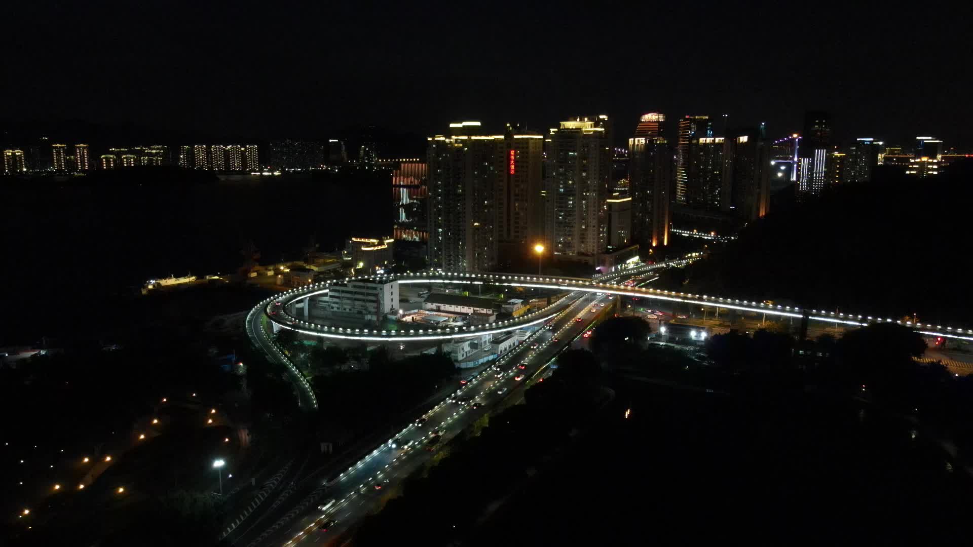 福建厦门城市夜景交通航拍视频视频的预览图