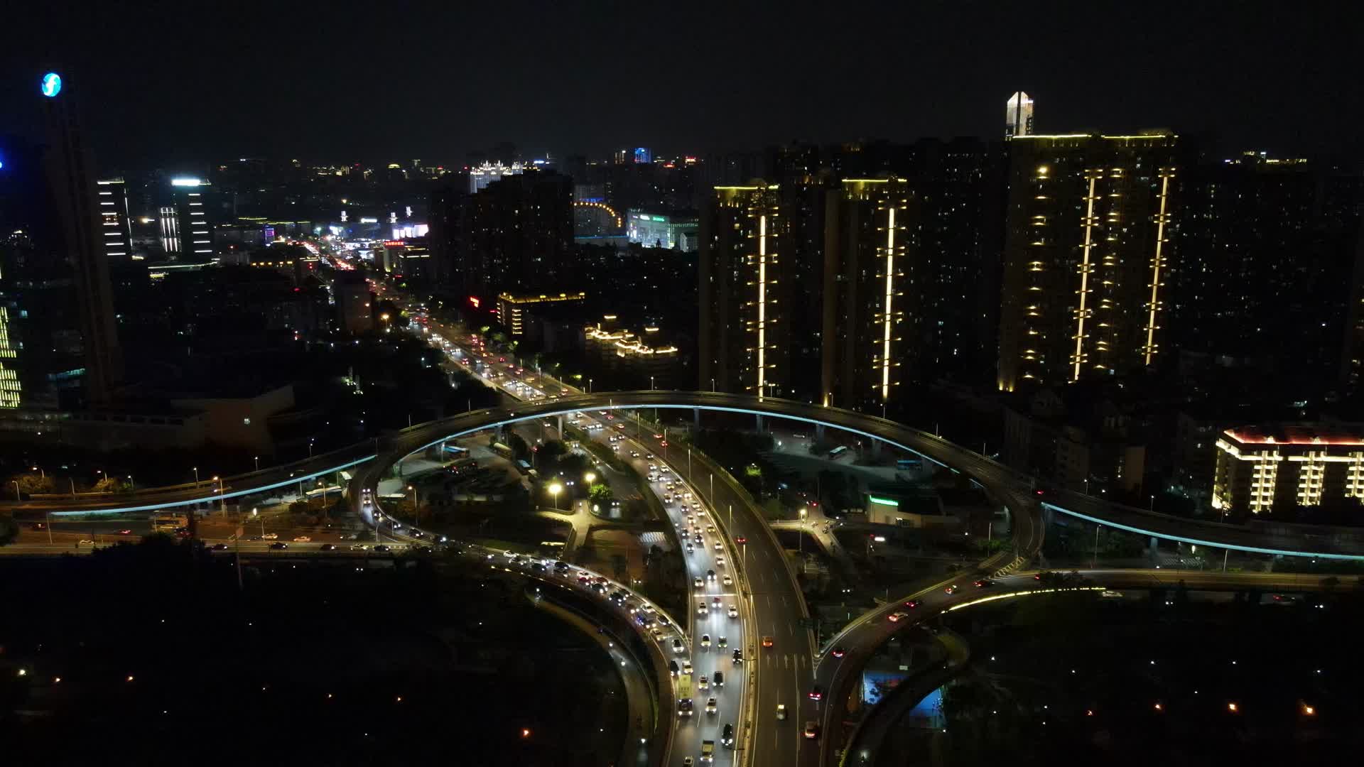 福建福州城市高架立交桥夜景车流航拍视频的预览图
