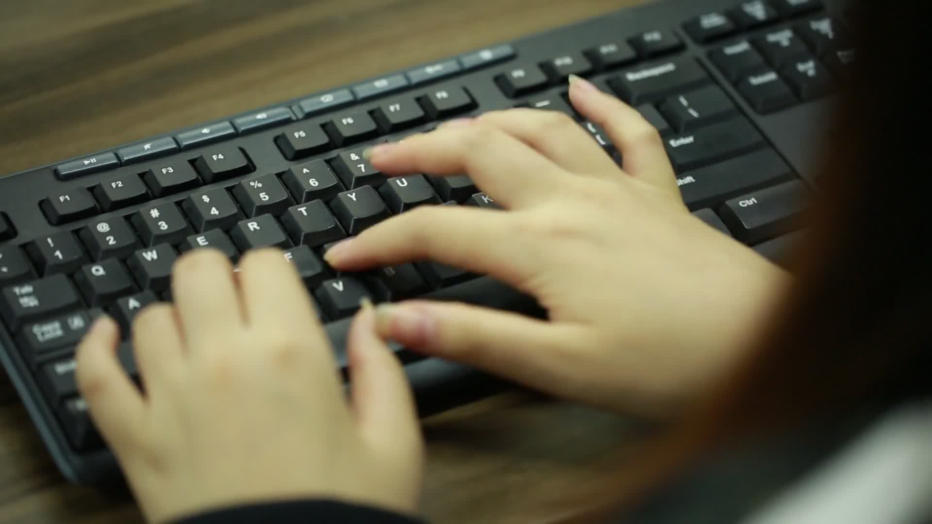 键盘打字办公视频的预览图