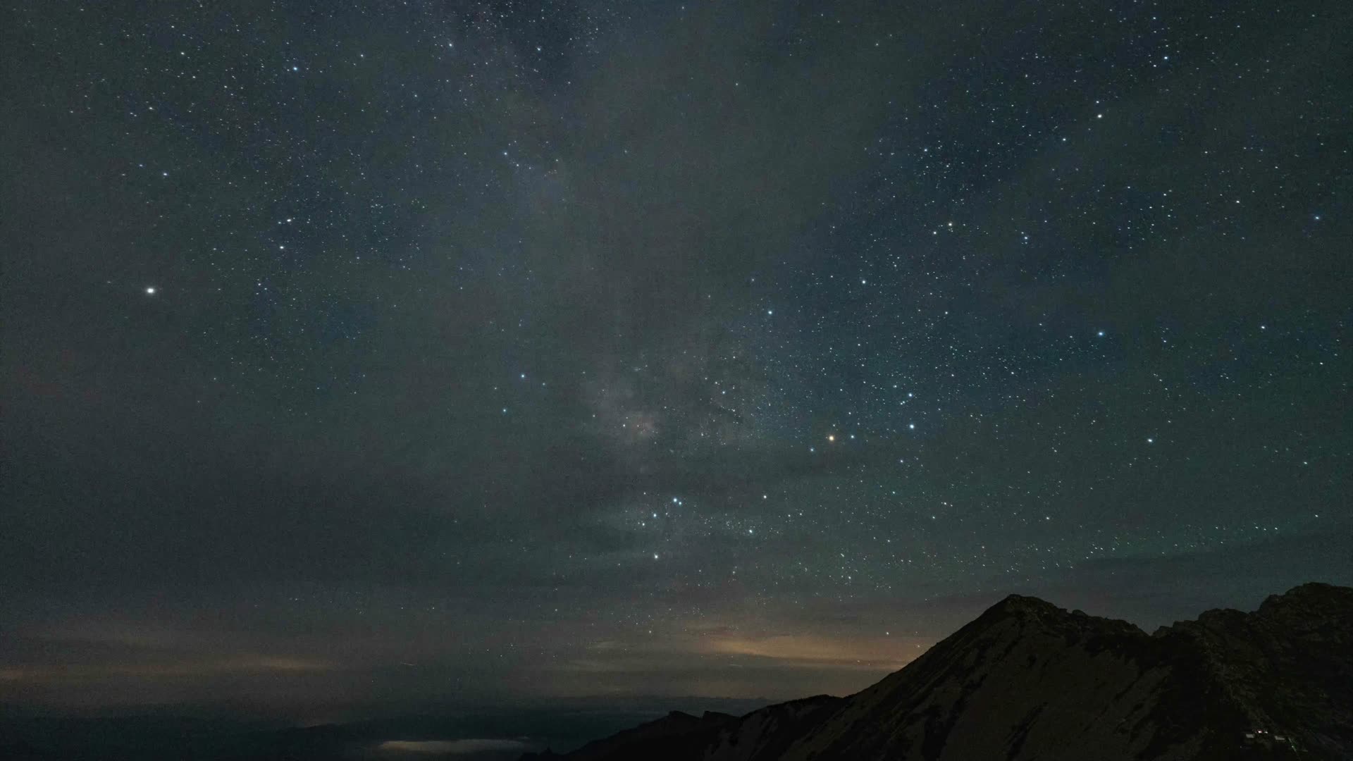 太白山秦岭银河星空延时视频的预览图