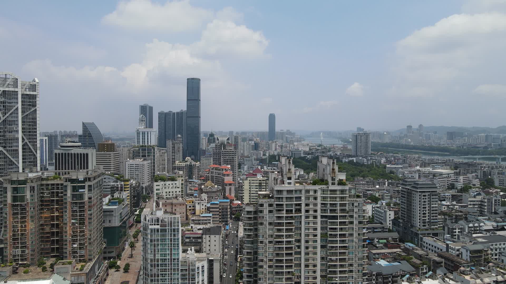广西柳州城市高楼地标建筑航拍视频的预览图