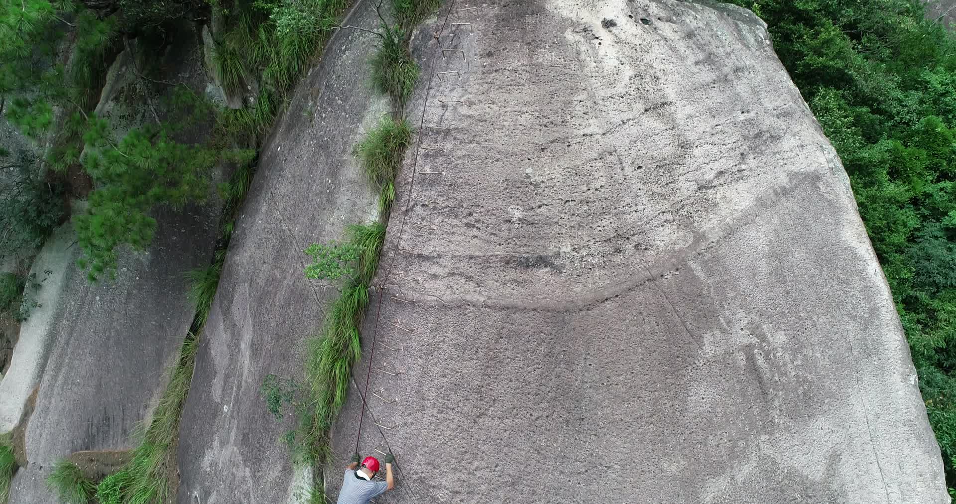 攀岩极限运动高难度视频的预览图