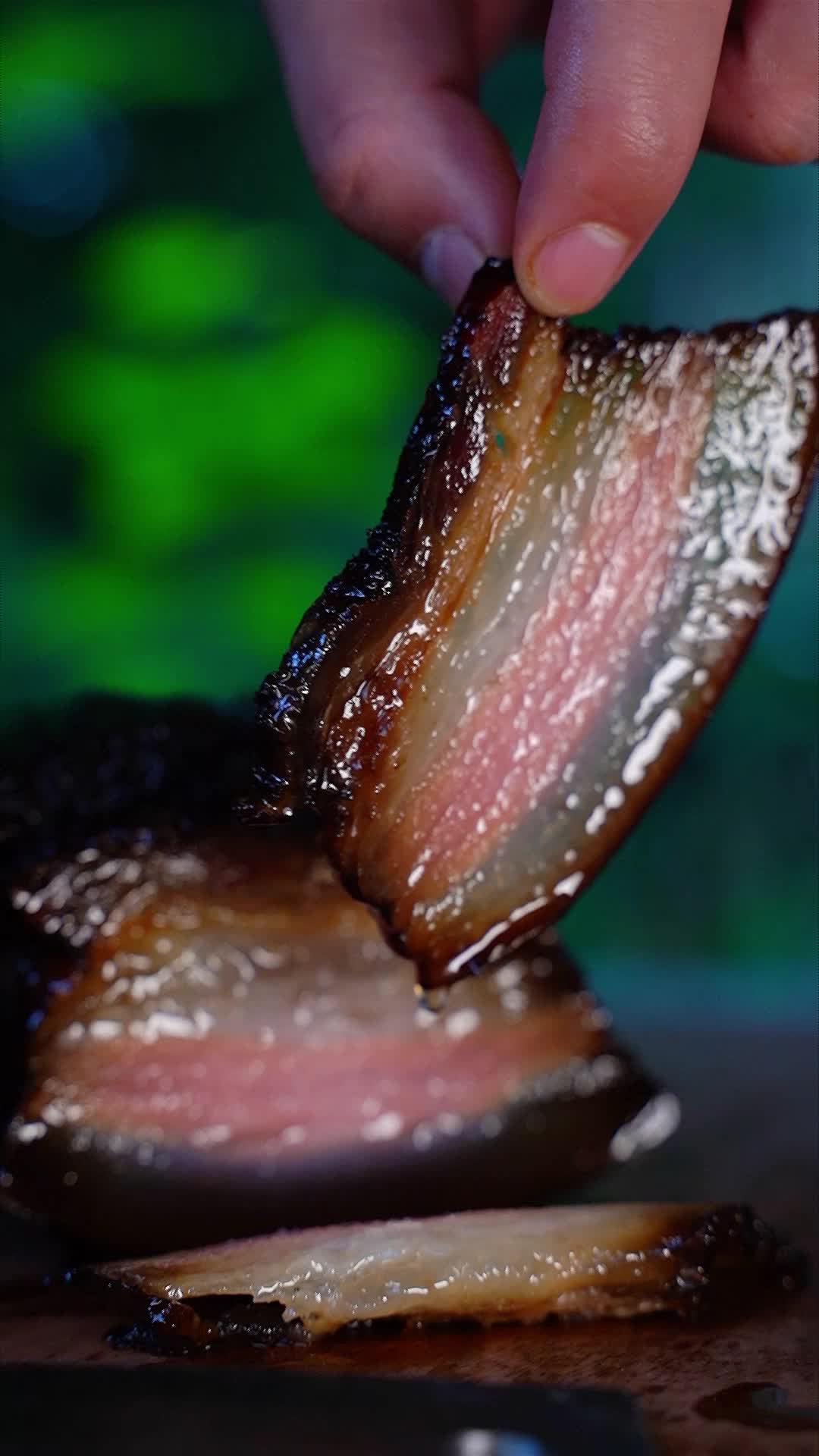 腊肉展示食欲视频的预览图