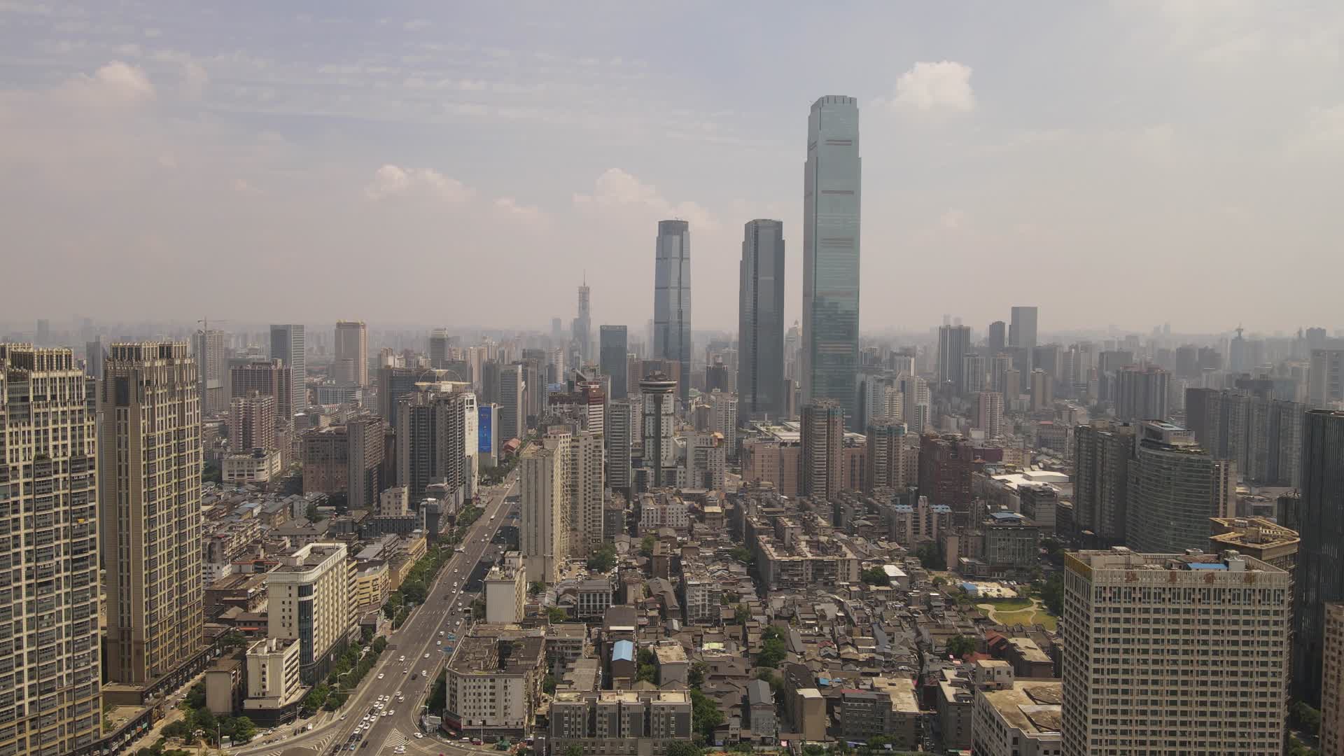 4K航拍湖南长沙地标建筑高楼视频的预览图
