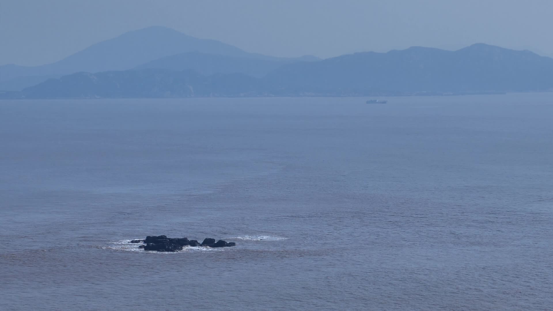 浙江普陀山梵音洞海边景色视频的预览图