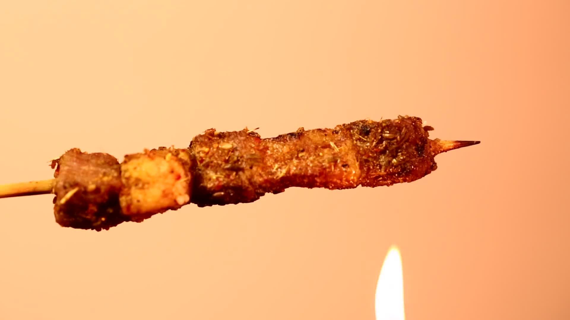 火烤肉串冒烟视频的预览图