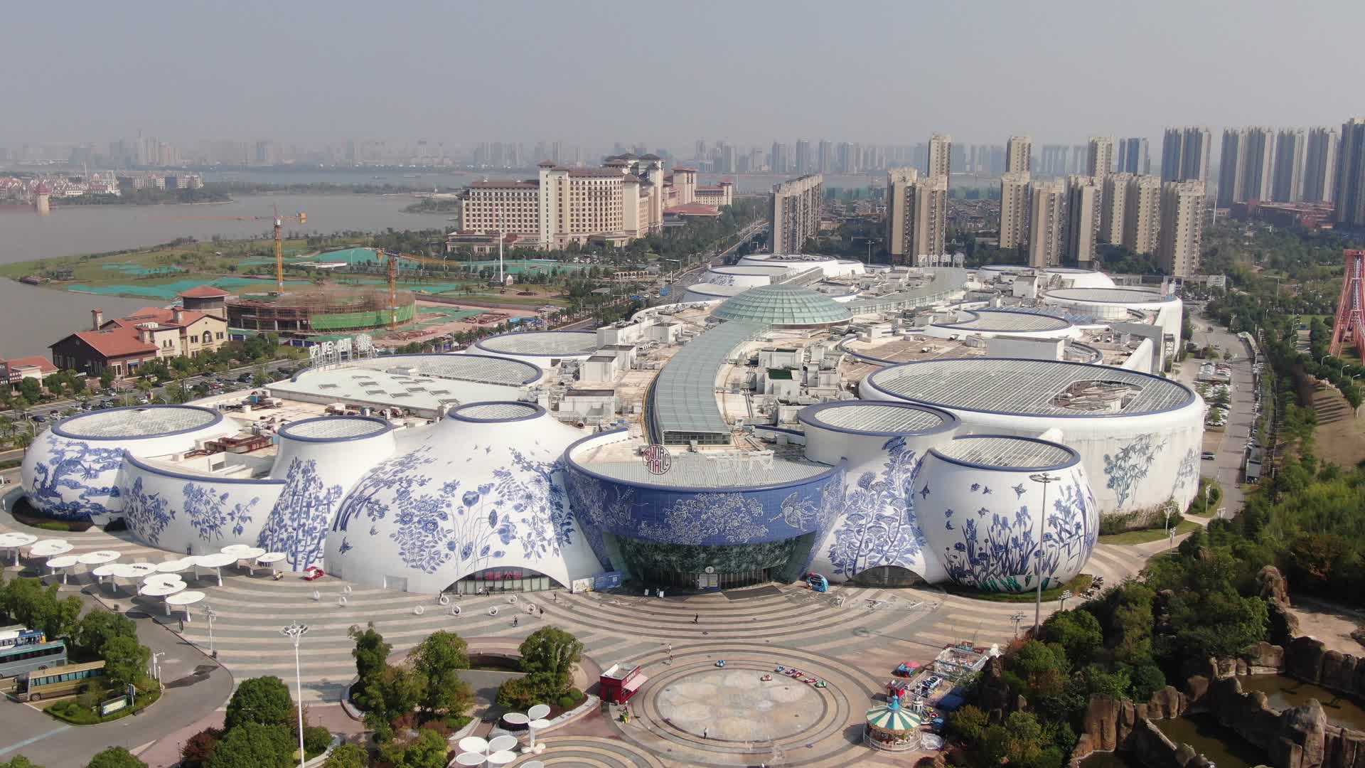 江西南昌青花瓷地标建筑航拍视频的预览图