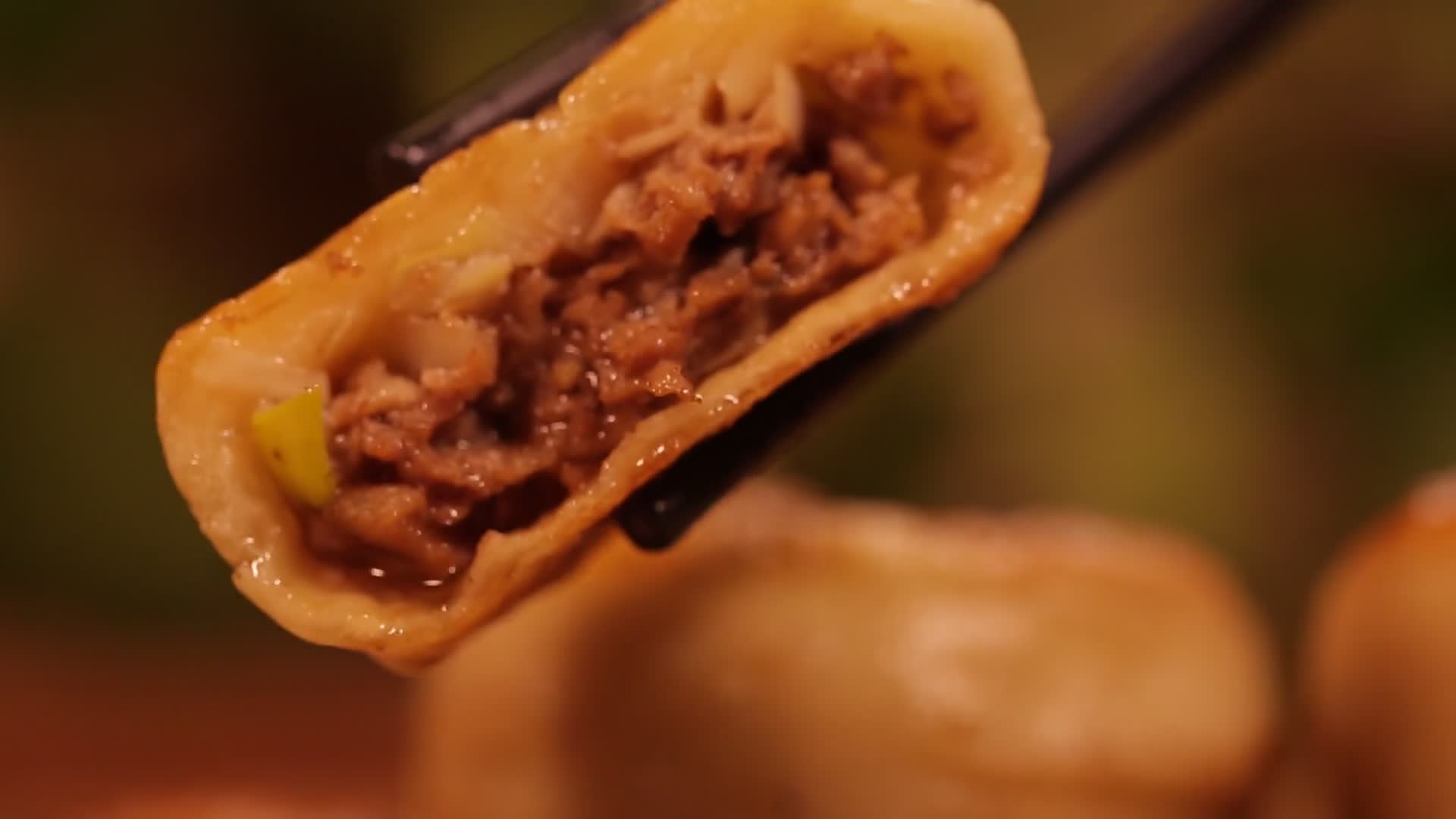 北京小吃门钉肉饼视频的预览图