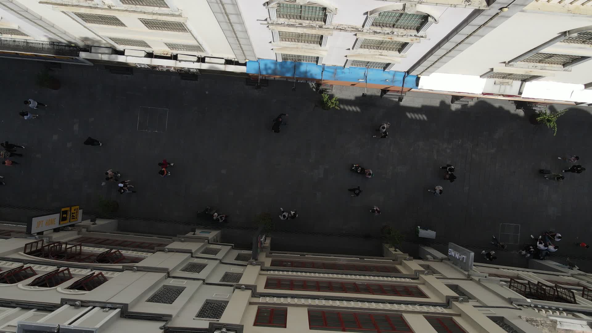 俯拍广西南宁百盛步行街商业圈航拍视频视频的预览图