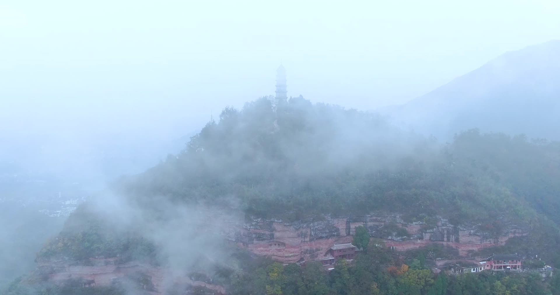 浙江天台山赤城山航拍4K风景视频视频的预览图