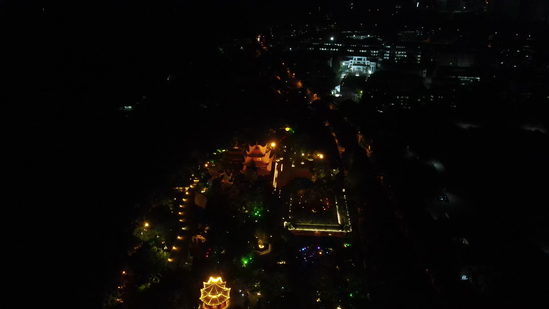 4K航拍湖南岳阳楼景区夜景视频的预览图