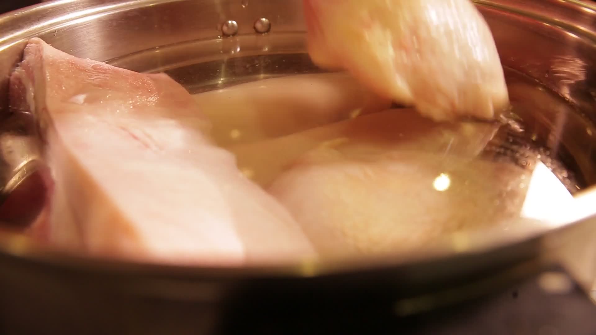 炖肉煲汤视频的预览图